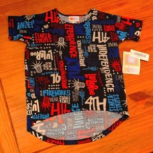 🌺NWT  LuLaRoe Gracie Style Red, White, and Blue Patriotic Print Tee, Size 4